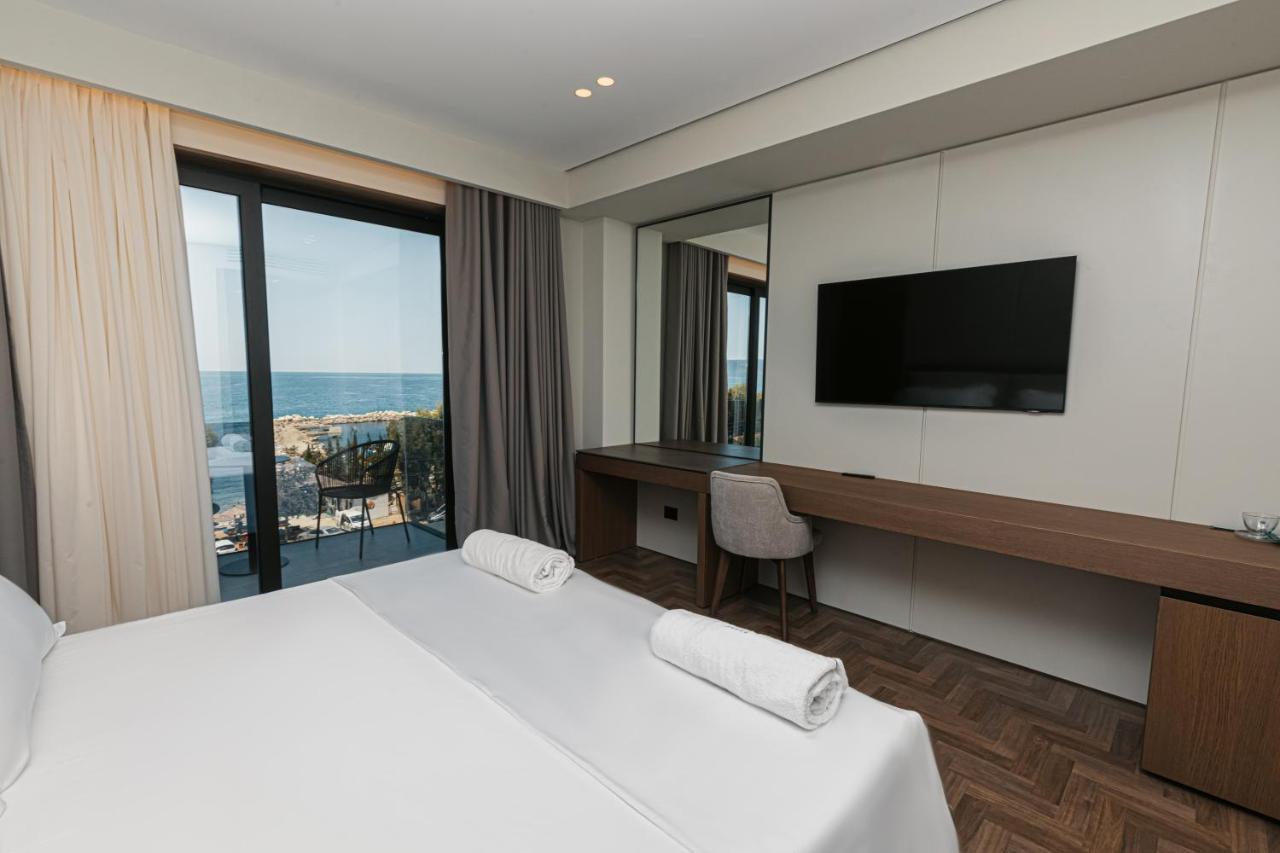 Mazarine Hotel, Vlore, Albania Radhime Luaran gambar