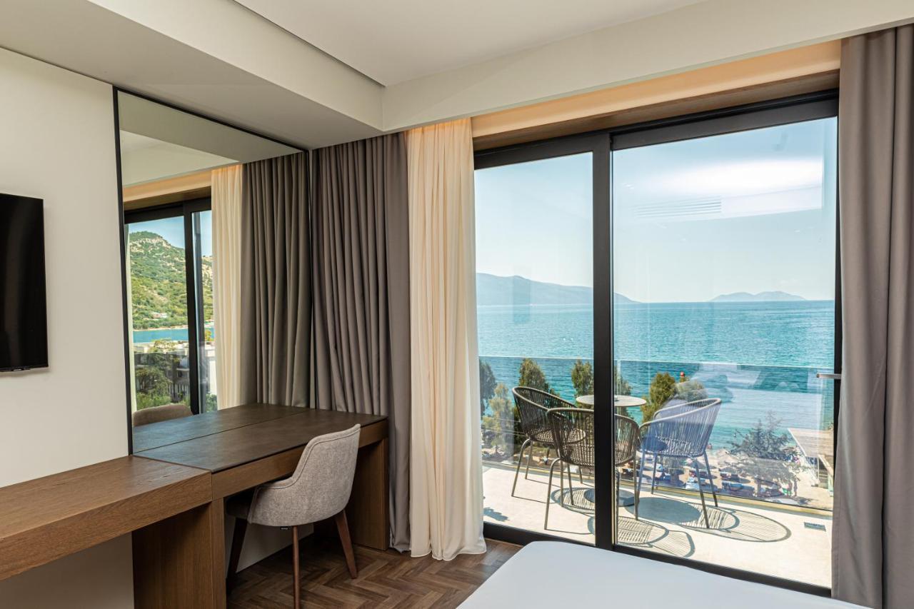Mazarine Hotel, Vlore, Albania Radhime Luaran gambar