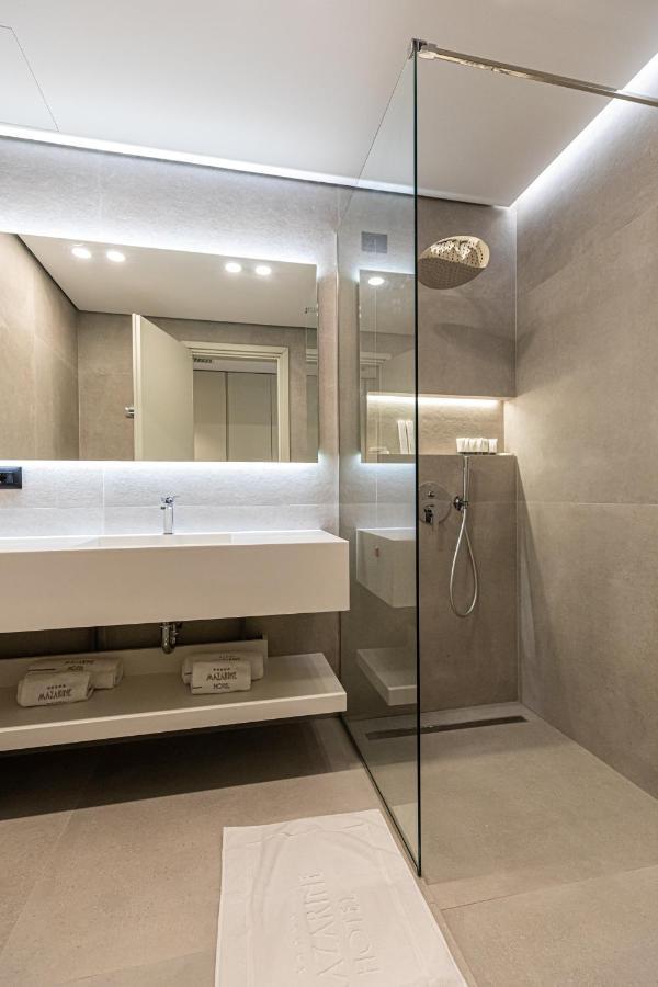 Mazarine Hotel, Vlore, Albania Radhime Luaran gambar