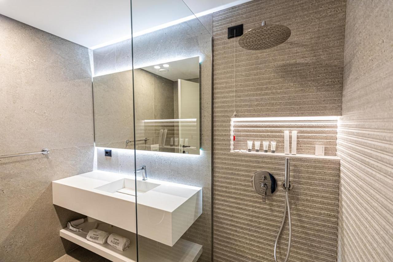Mazarine Hotel, Vlore, Albania Radhime Luaran gambar