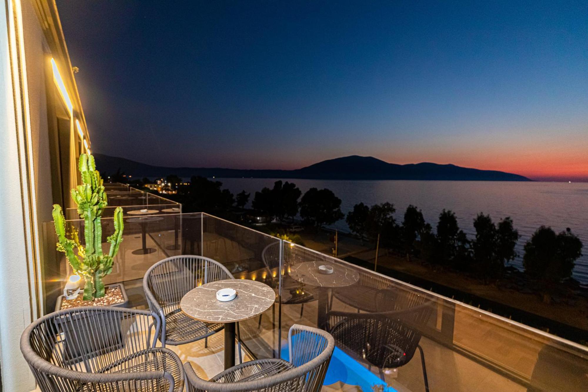 Mazarine Hotel, Vlore, Albania Radhime Luaran gambar