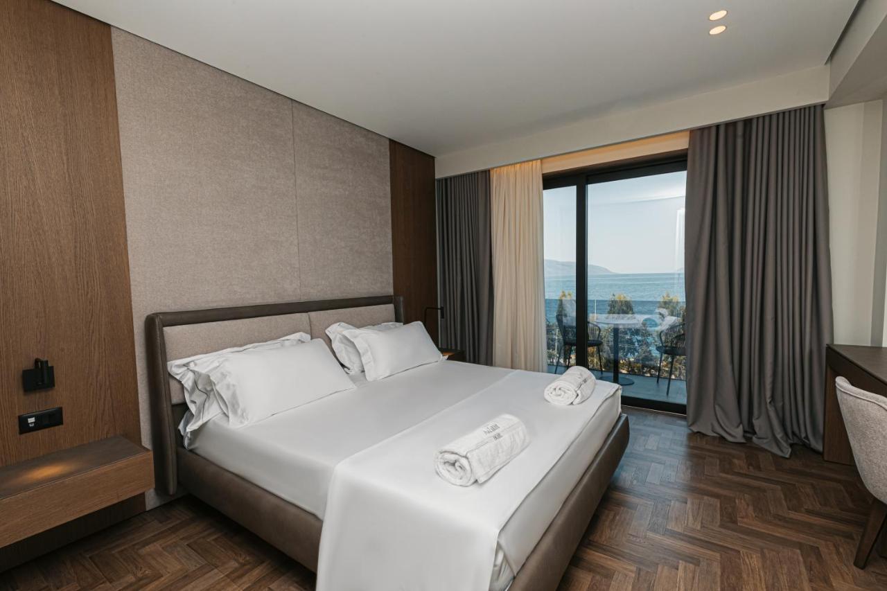 Mazarine Hotel, Vlore, Albania Radhime Luaran gambar