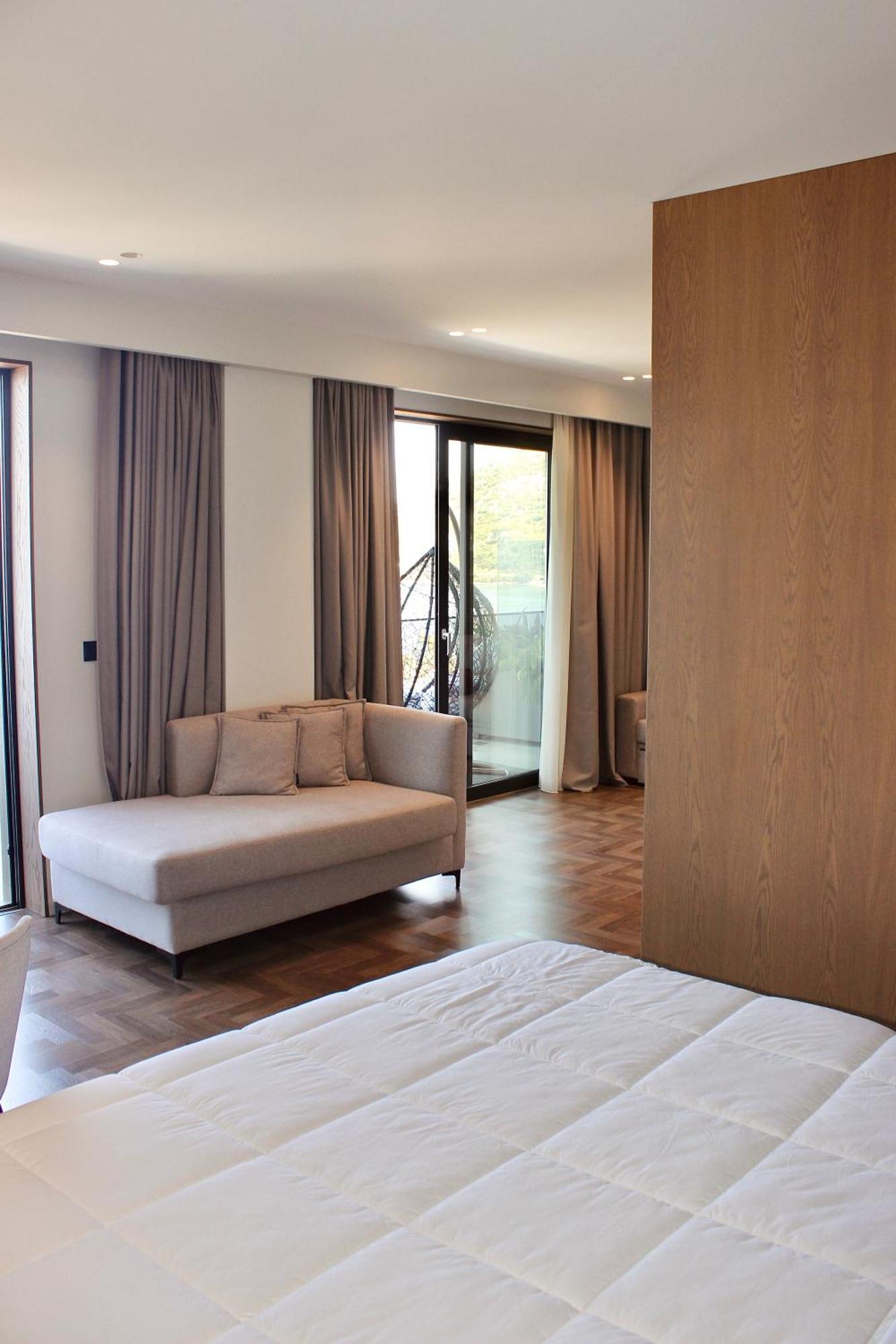 Mazarine Hotel, Vlore, Albania Radhime Luaran gambar