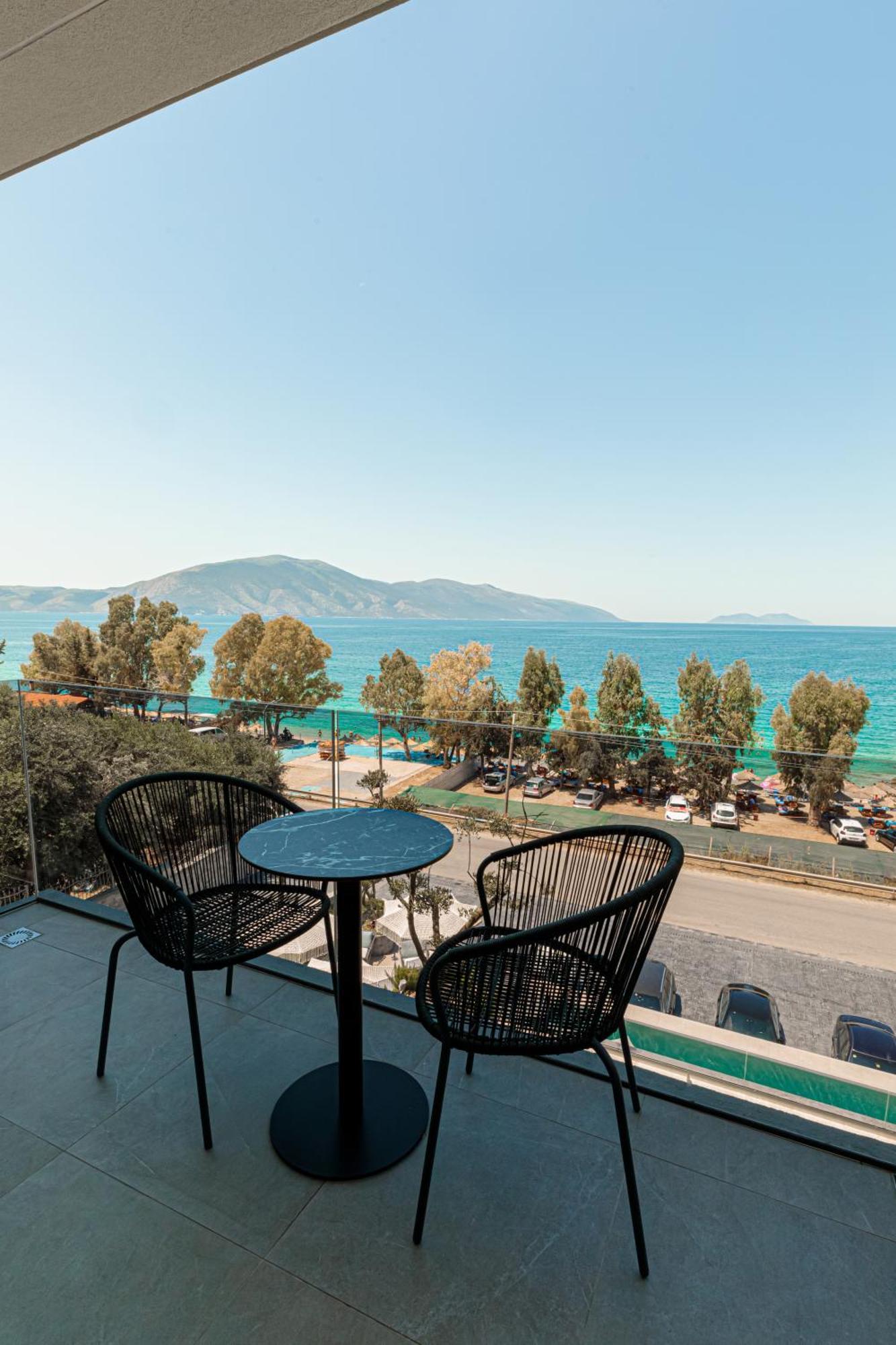 Mazarine Hotel, Vlore, Albania Radhime Luaran gambar