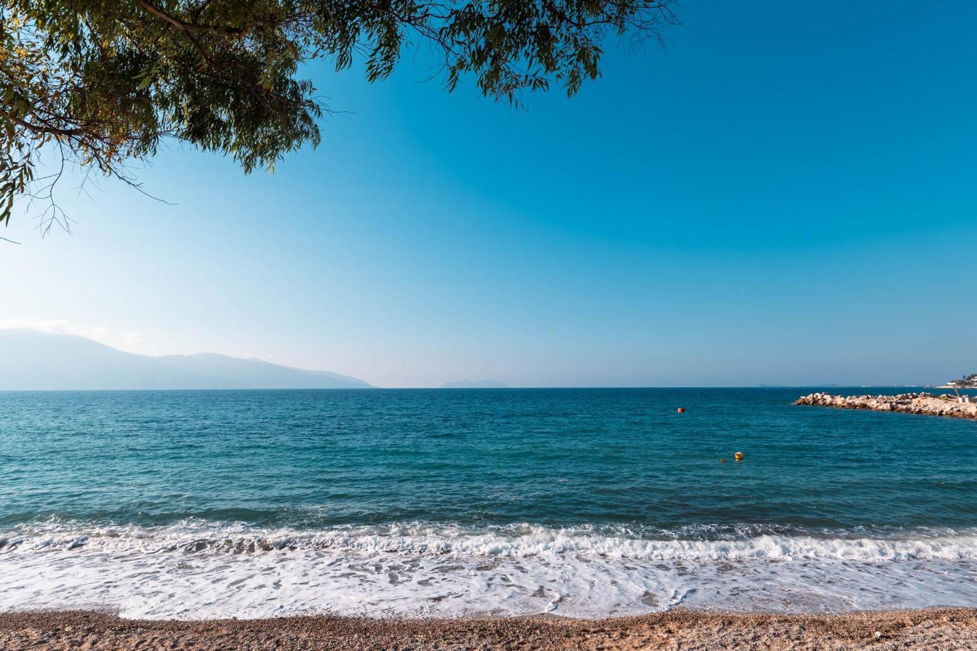 Mazarine Hotel, Vlore, Albania Radhime Luaran gambar